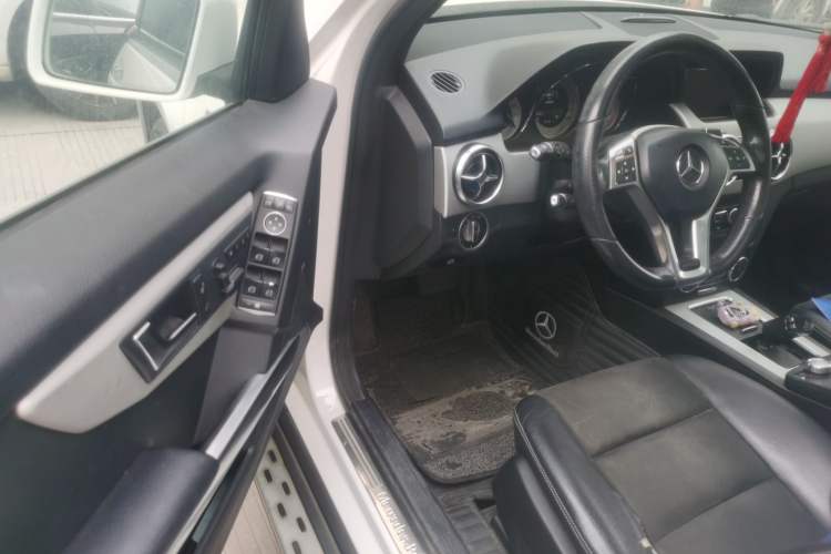 Used Mercedes-Benz GLK-Class 2015 GLK 300 4MATIC Fashion Edition Ultimate Version
