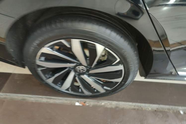 TDK.VehicleDetails.img