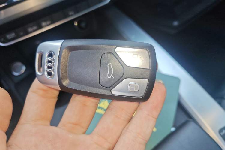 Used Audi A4L 2018 30th Anniversary Edition 40 TFSI Fashion Model