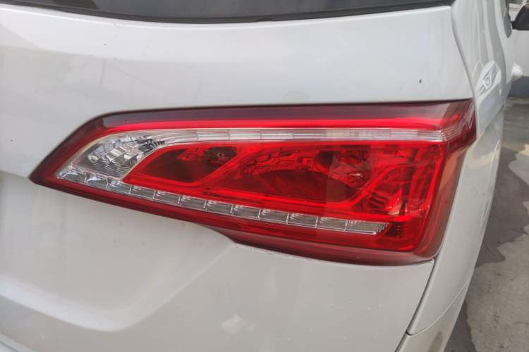 Used Baojun 730 2017 1.5T Manual Fashion Version 7 Seats China V Emission Standard
