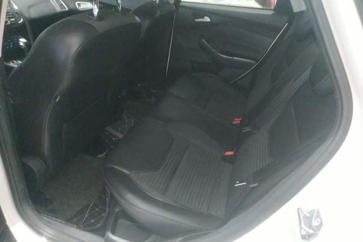 Used Ford Focus 2015 Hatchback 1.6L Automatic Fashion Edition
