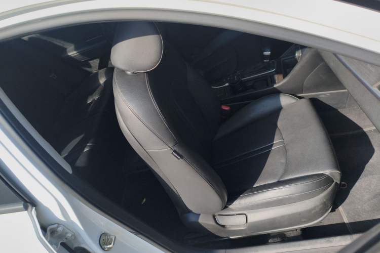 Used Kia K5 2017 2.0L Automatic 15th Anniversary Special Edition LUX
