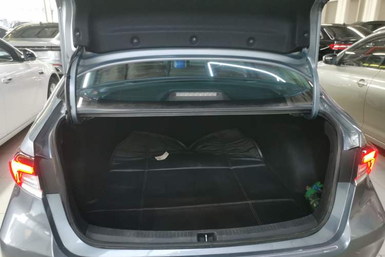 Used Toyota Corolla 2021 Dual-Motor 1.8L E-CVT Elite Edition
