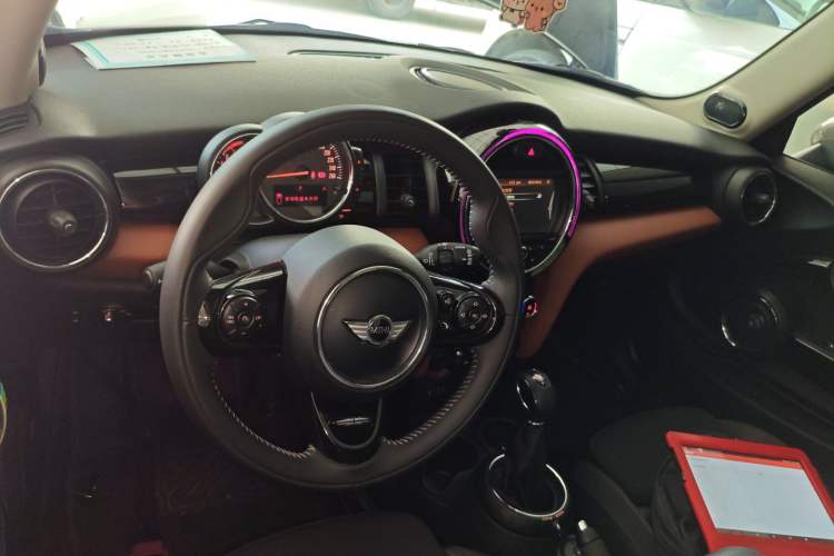 Used  MINI 2016 1.5T COOPER SEVEN
