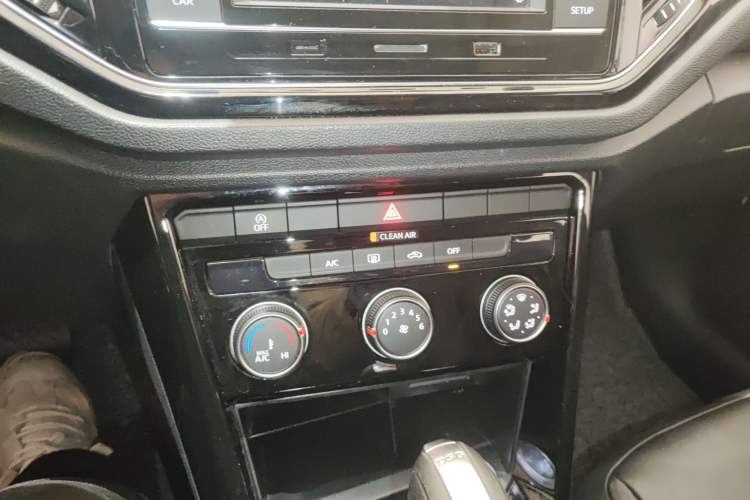 Used Volkswagen T-ROC 2018 280TSI DSG Two-Wheel-Drive Comfort Version China V Standard
