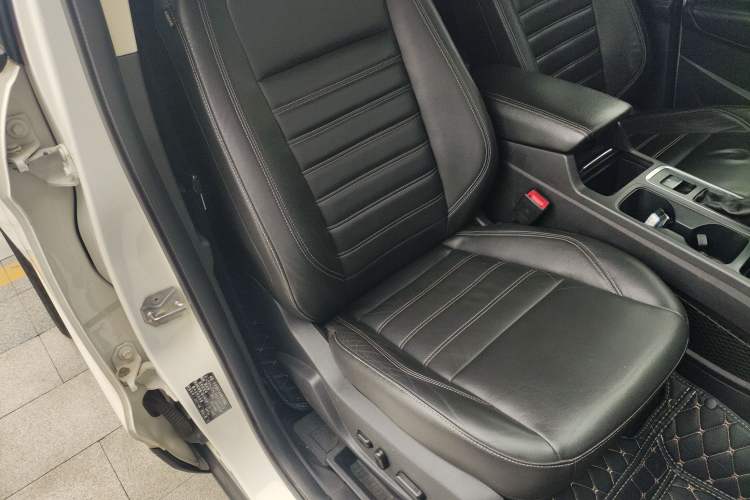 Used Ford Kuga 2017 EcoBoost 180 Two-Wheel-Drive Luxury Wing Edition