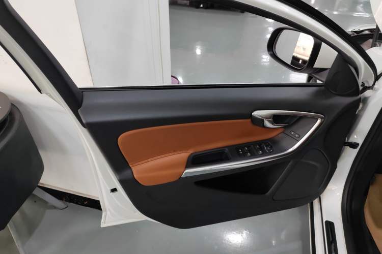 Used Volvo V60 2017 T5 Zhiyi Edition China V Standard
