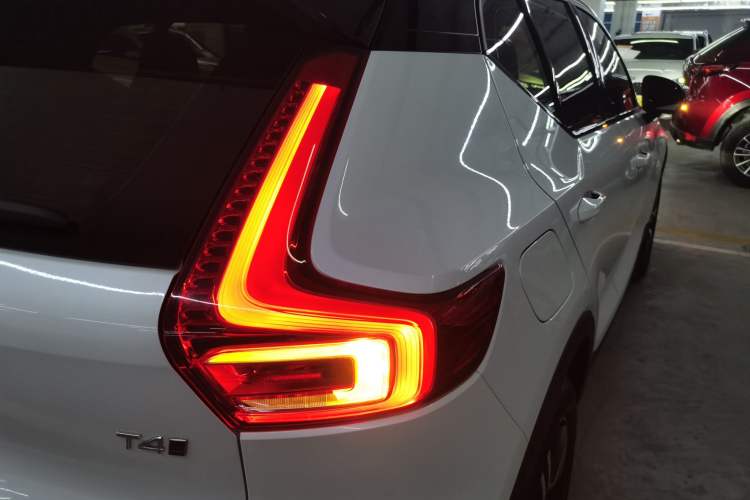 Used Volvo XC40 2021 T4 Four-Wheel Drive Smart & Sporty Edition
