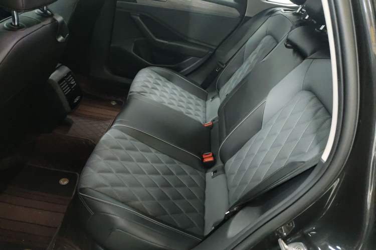 Used Volkswagen Sagitar 2025 300TSI DSG Excellence Edition
