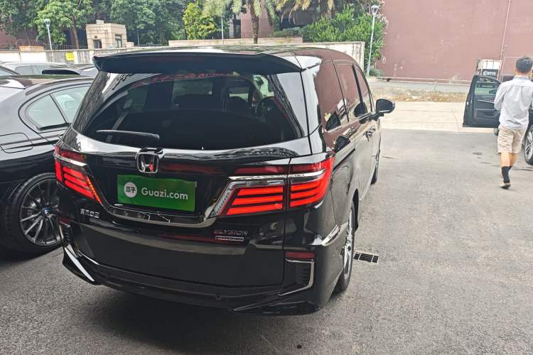 Used Honda Elysion 2019 2.0L Hybrid Luxury Edition
