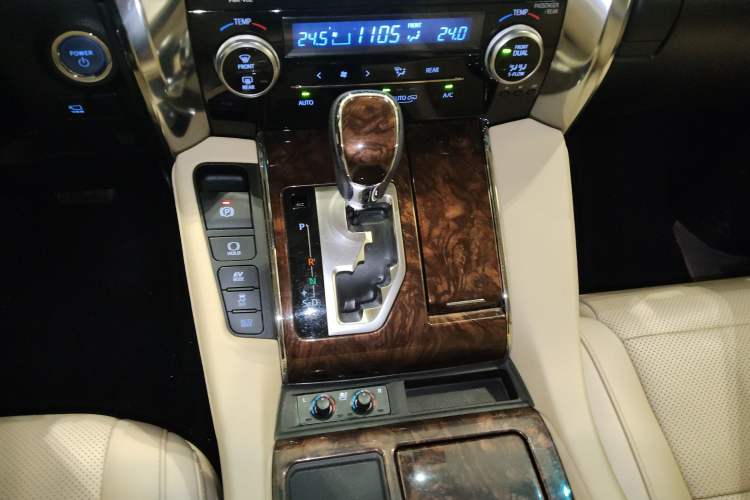 Used Toyota Alphard 2020 Dual-Engine 2.5L Luxury Edition