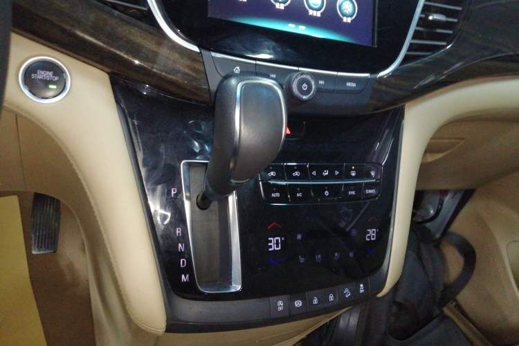 Used Buick GL8 2017 ES 28T Flagship Model China V Standard