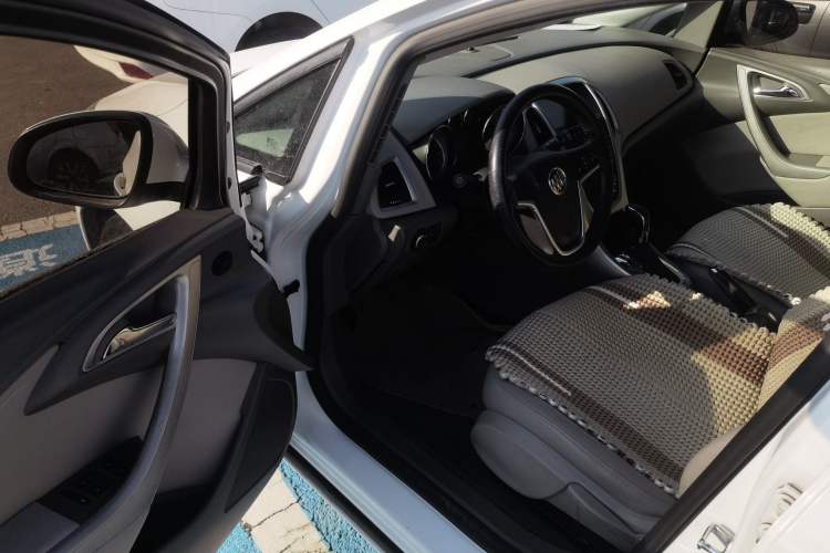 Used Buick GT 2013 XT 1.6L Automatic Fashion Edition