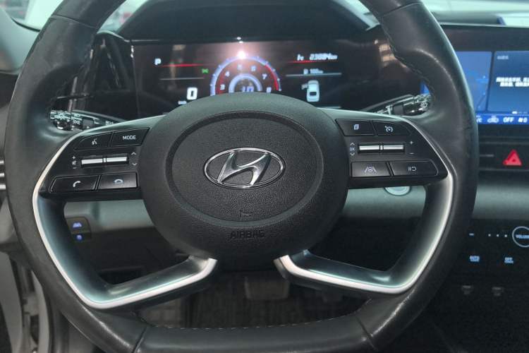 Used Hyundai Elantra 2021 1.5L CVT LUX Prestige Edition