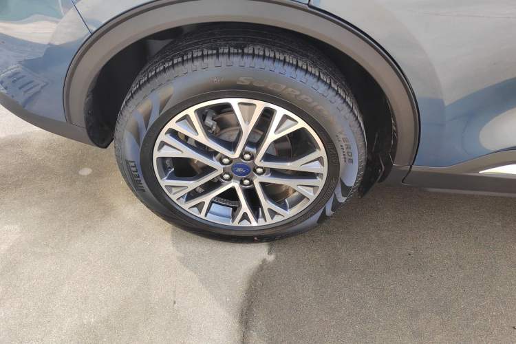 Used Ford Escape 2020 EcoBoost 245 Two-Wheel-Drive Titanium Edition
