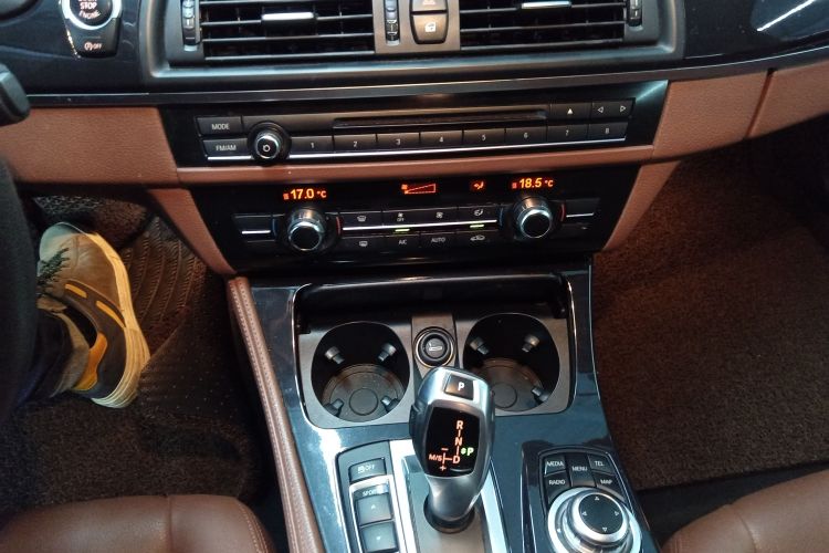 Used BMW 5 Series 2014 520Li Elegant Model
