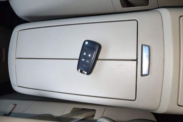 Used Buick GL8 2018 28T Luxury Model China VI Standard
