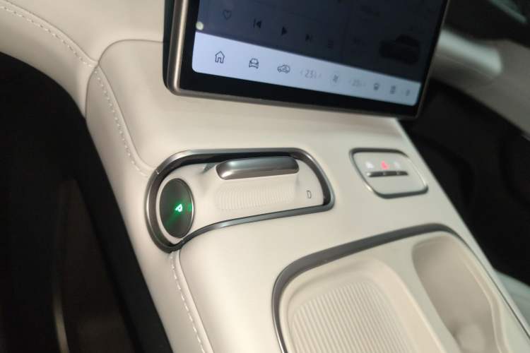 Used Nio ES6 2023 75 kWh
