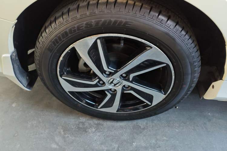 Used Honda Odyssey 2015 Revised Version 2.4L Supreme Edition
