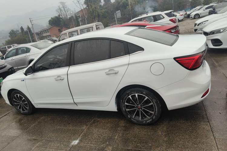 Used Roewe i5 2020 1.5L Automatic 4G Connect Luxury Flagship Edition
