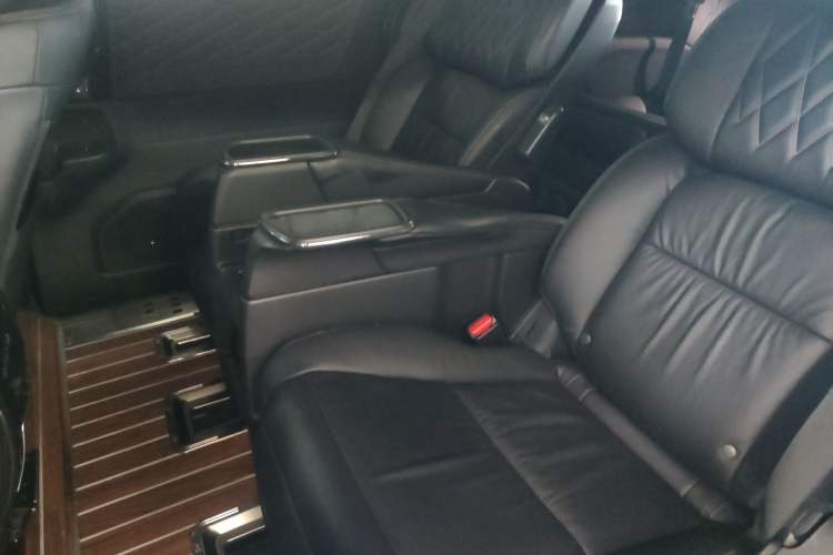 Used Honda Elysion 2019 2.0L Hybrid Luxury Edition
