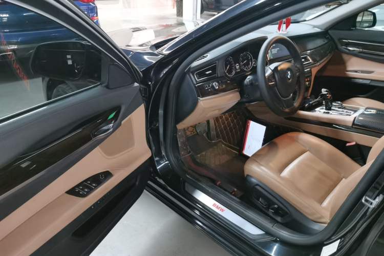 Used BMW 7 Series 2013 730Li Leading Model
