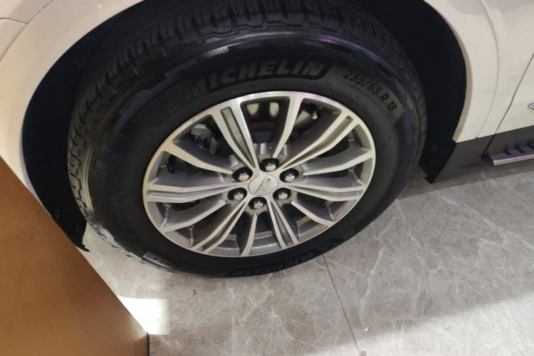 Used Cadillac XT5 2018 25T Luxury Model
