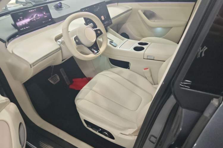 Used Hima Luxeed R7 2024 All-Electric 802 km Max
