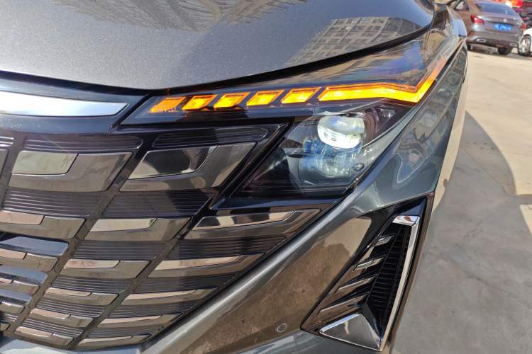 Used Changan UNI-Z New Energy 2025 Model, Smart New Blue Whale 125km Battleship+ Version
