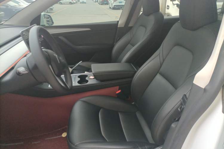 Used Tesla Model Y 2023 Long-Range All-Wheel-Drive Version