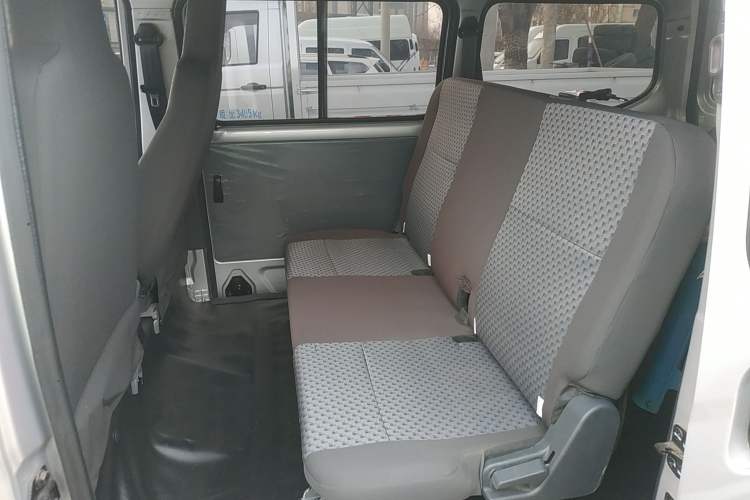 Used Wuling Zhiguang 2023 1.5L Practical Version 5/7 Seats
