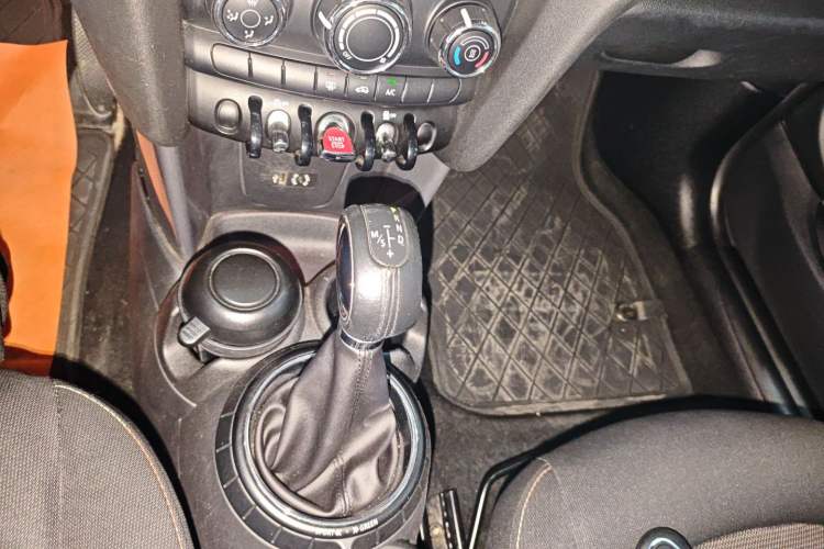 Used  MINI 2014 1.5T COOPER Fun
