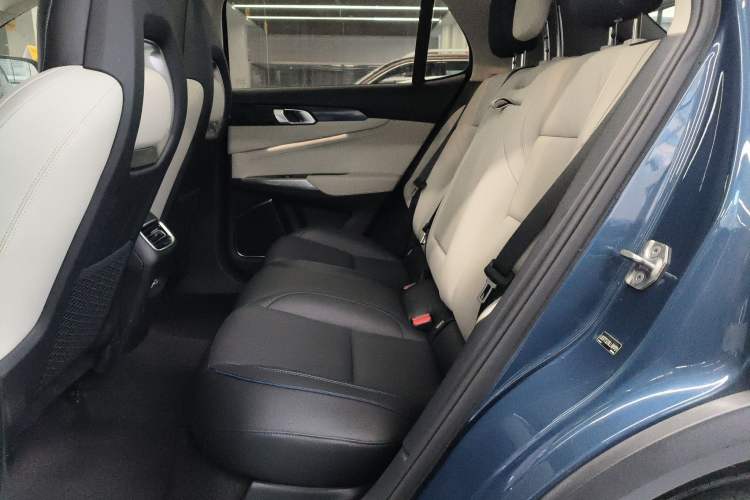 Used Lynk & Co 01 2019 2.0T Two-Wheel Drive Zhaopu Version China VI Standard
