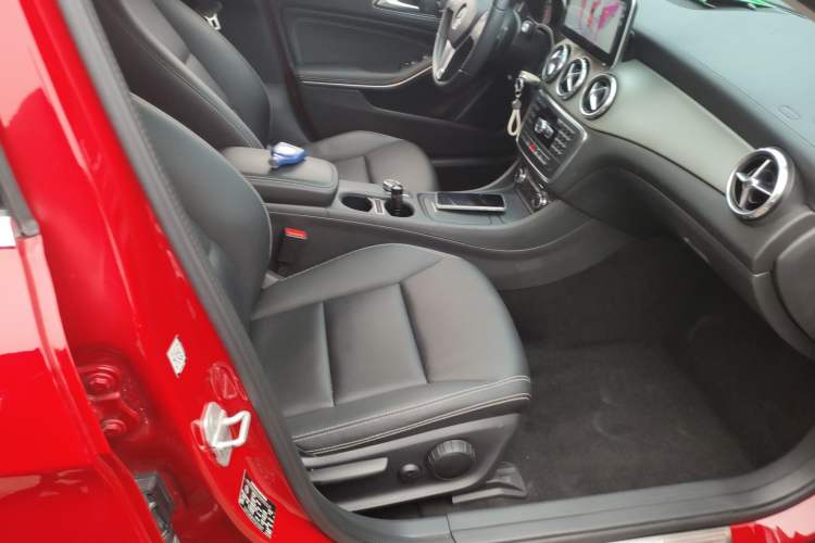 Used Mercedes-Benz GLA 2015 GLA 200 Fashion Model