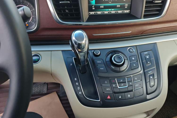 Used Buick GL8 2017 25S Luxury Version China V Standard
