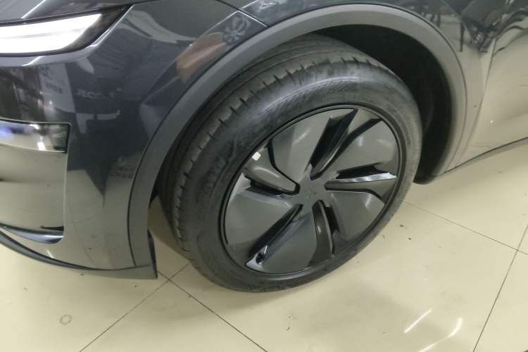 Used Tesla Model Y 2025 Rear-Wheel-Drive Version
