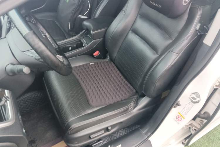 Used Honda Jade 2013 1.8L CVT Luxury Edition 5 seats
