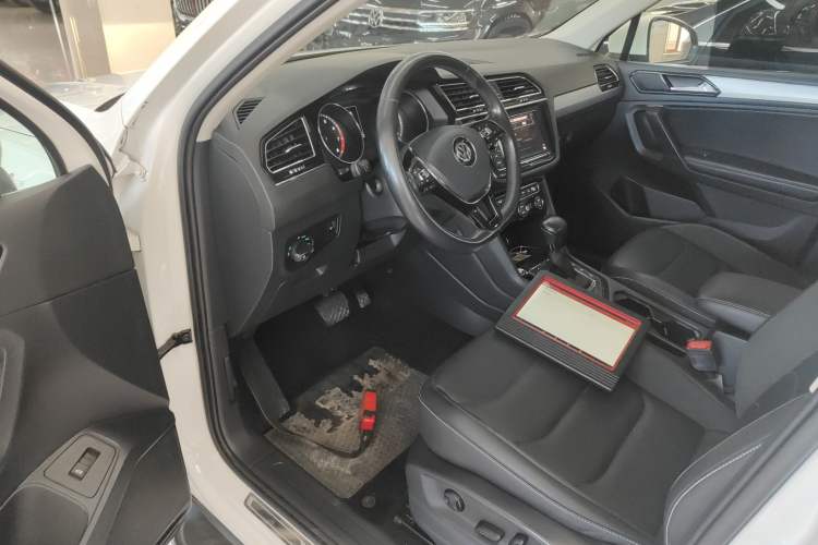 Used Volkswagen Tiguan L 2019 330TSI Automatic Two-Wheel Drive Smart Luxury Version China VI Standard