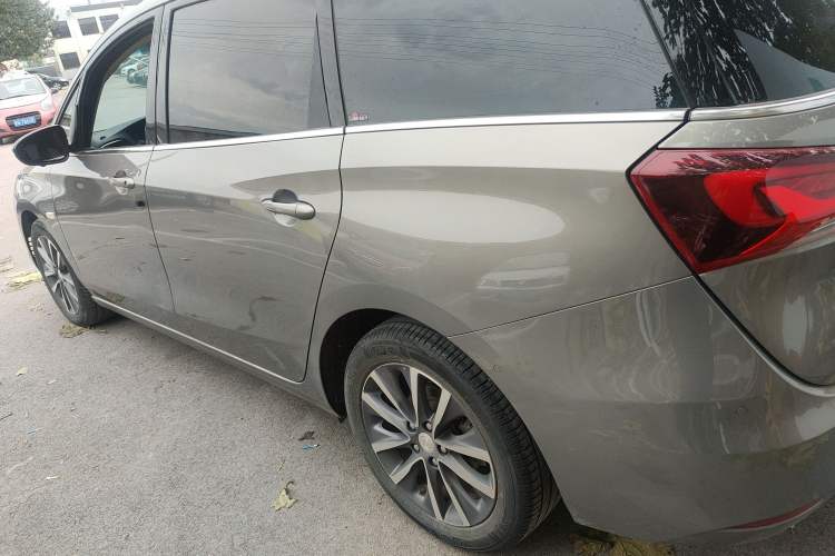 Used Buick GL6 2019 18T 6-Seater Connected Luxury Version China VI Standard
