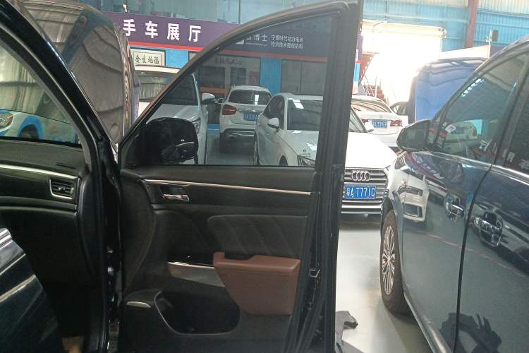 Used GAC Trumpchi GS7 2017 320T Two-Wheel-Drive Luxury Smart Connectivity Model