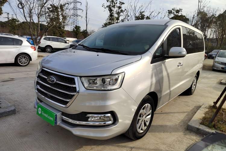 Used JAC Refine M4 2019 Business & Travel Series 2.0L Manual Comfort Model China VI
