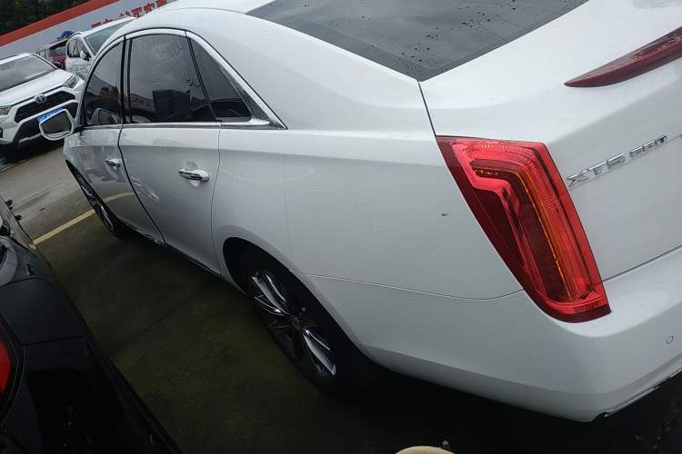 Used Cadillac XTS 2014 28T Platinum Edition
