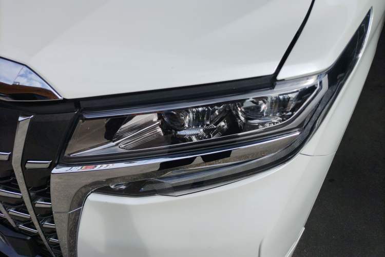 Used Toyota Alphard 2018 Revised Version 3.5L Luxury Edition
