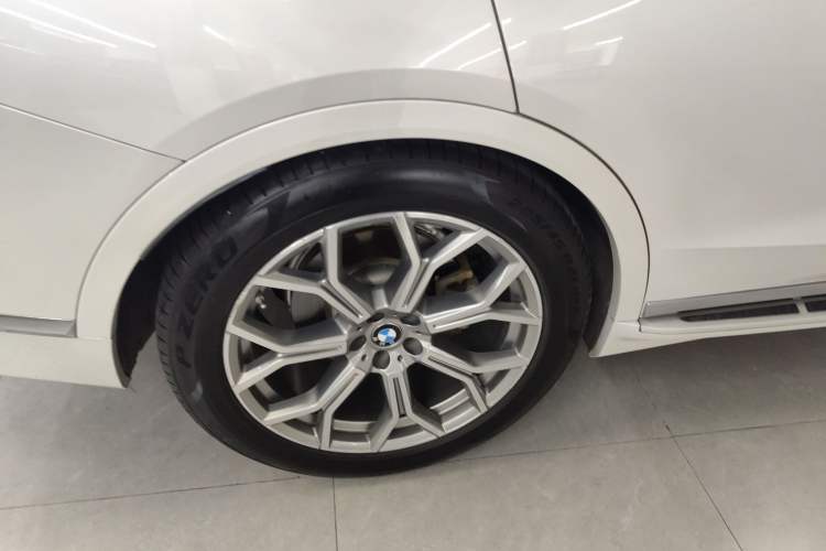 Used BMW X7 2019 xDrive40i Luxury Package with Leading Features
