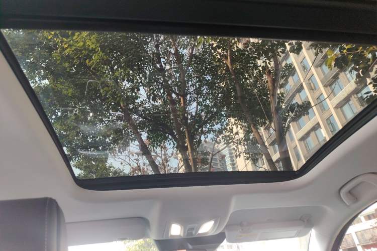 Used Changan UNI-K 2024 2.0T Two-Wheel Drive YueShang Trim
