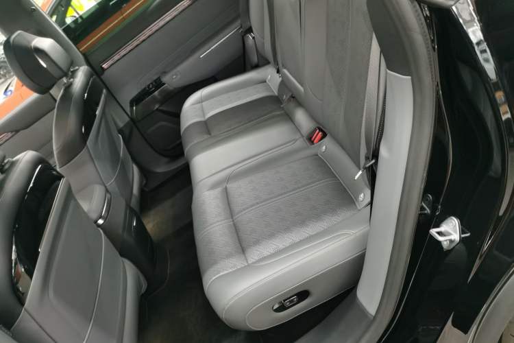 Used Zeekr 7X 2025 100 kWh Long-Range Rear-Wheel Drive with Intelligent Driving Features