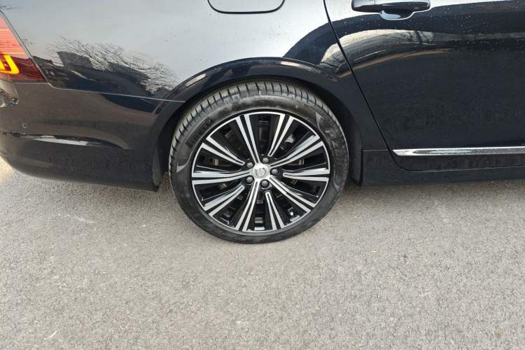 Used Volvo S90 2024 B5 Luxury Smart Edition
