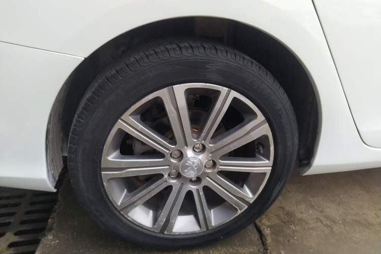 Used Peugeot 408 2014 1.8L Automatic Luxury Edition
