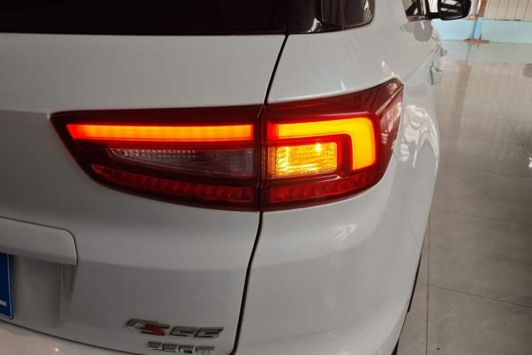 Used Changan CS55 2018 1.5T Automatic Colorful Edition China V Standard
