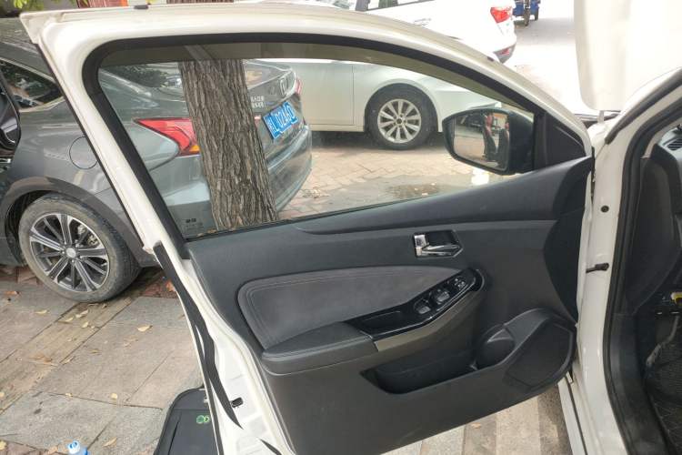 Used Venucia T70 2016 1.6L Manual Ruixing Edition
